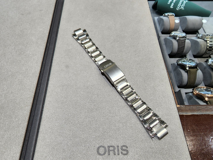 Oris 41.5mm Aquis Bracelet