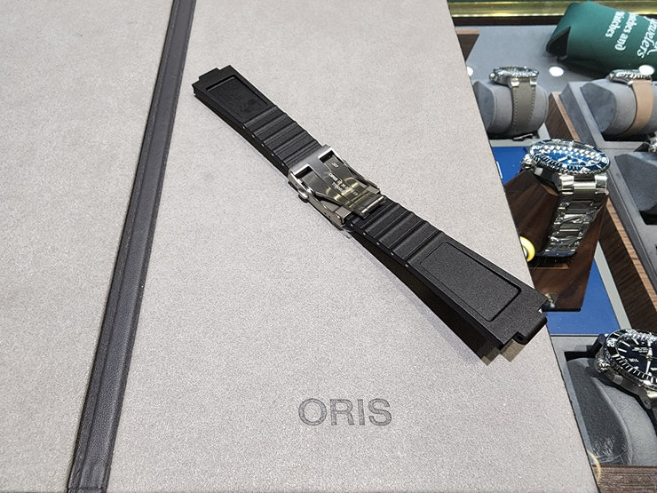 Oris Black Rubber Strap with Titanium Buckle for 47mm Divers Titan Chrono